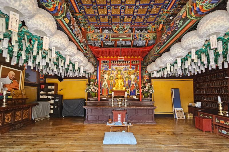 Morning Chanting at 10 AM Morning Chanting at 10 AM