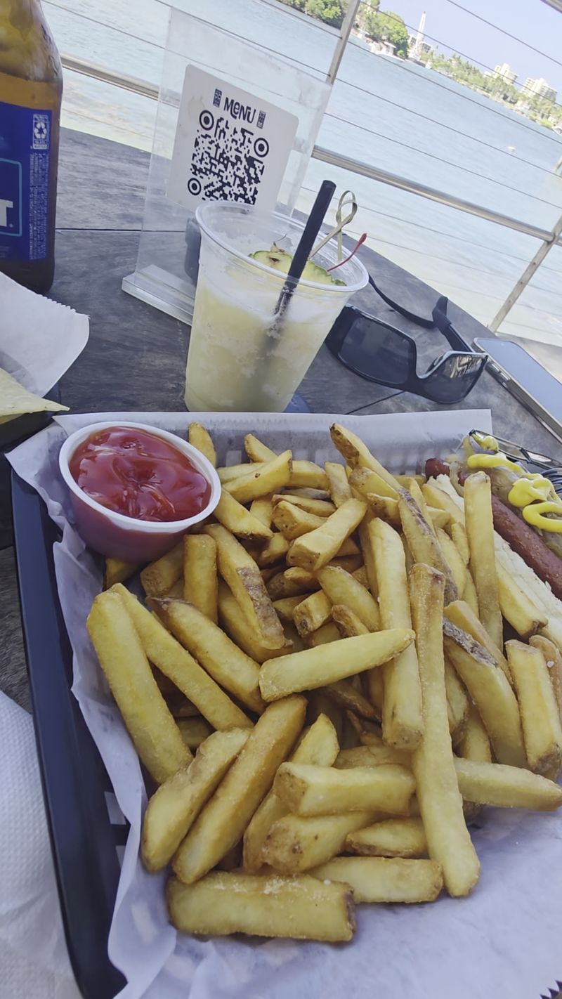 Mountains of Fries and Free Refills