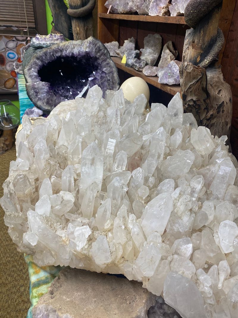 Noema Rock & Gem Shop, Ohio, Austinburg Noema Rock & Gem Shop, Ohio, Austinburg