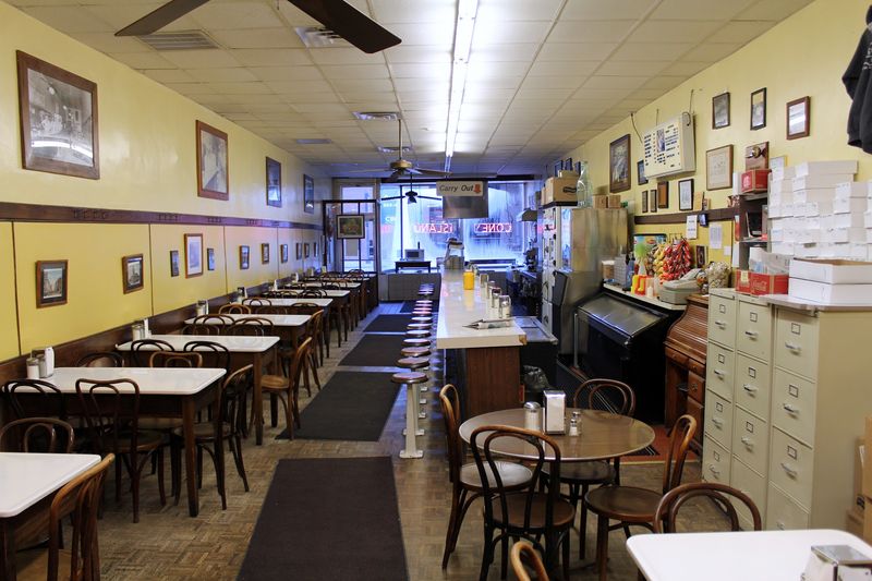 Old-Fashioned Atmosphere for Every Kind of Guest Old-Fashioned Atmosphere for Every Kind of Guest