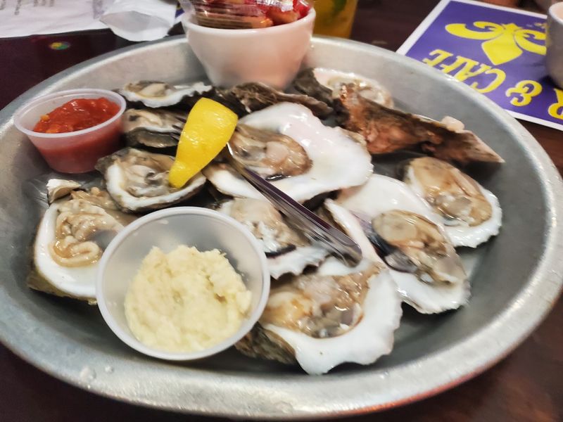 Oysters, Crab Cakes and a Fresh Catch Mentality Oysters, Crab Cakes and a Fresh Catch Mentality