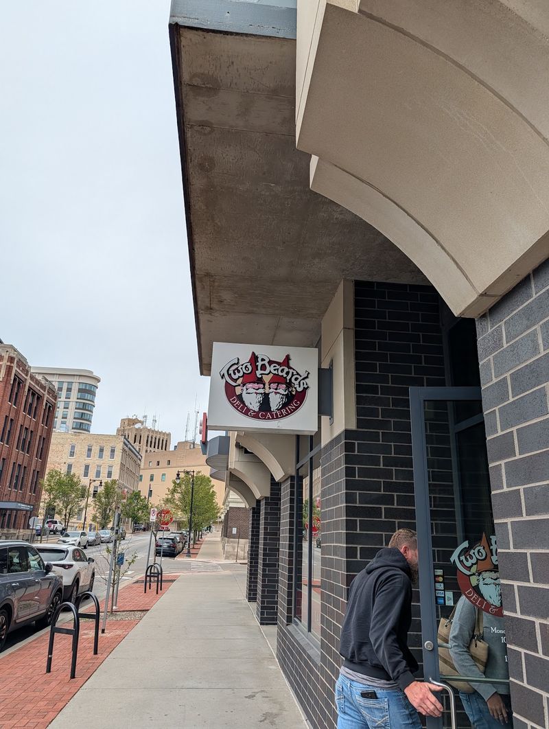Pairing Lunch With a Walk Downtown