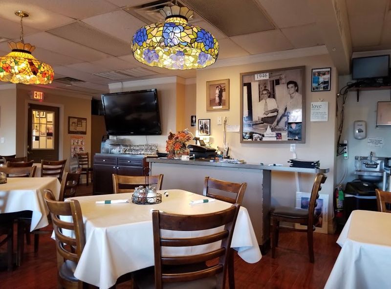 Papa's Tomato Pies, Robbinsville, New Jersey