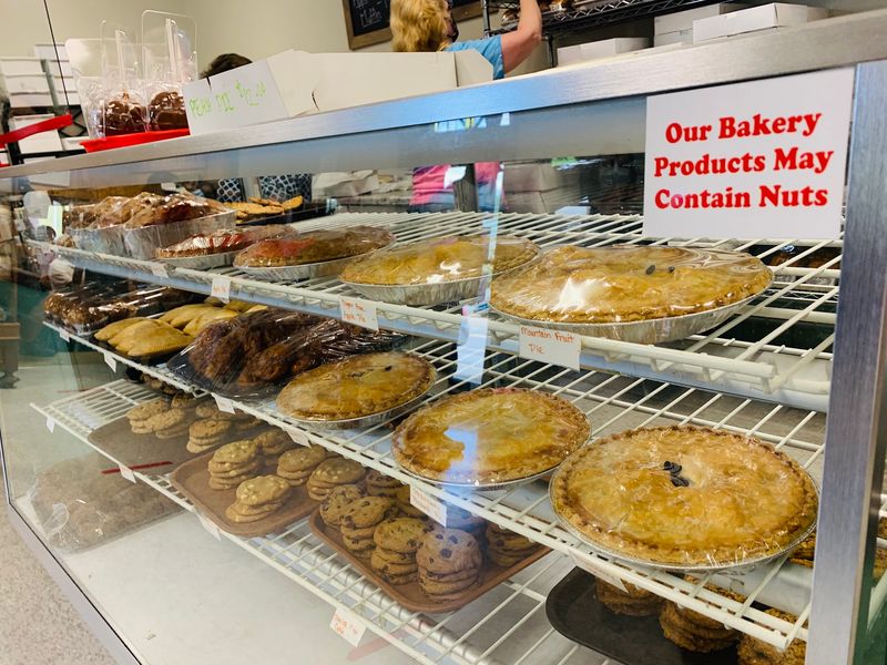Pies, Fritters, Cakes, and Plenty More Pies, Fritters, Cakes, and Plenty More