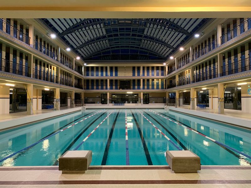 Piscine Édouard Pailleron, Paris, France