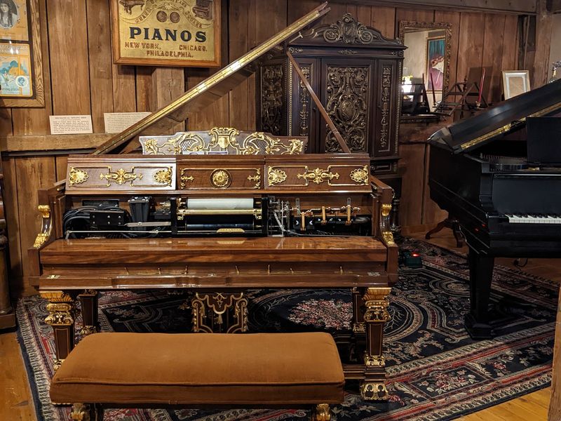 Player Pianos That Learned to Perform Solo Player Pianos That Learned to Perform Solo