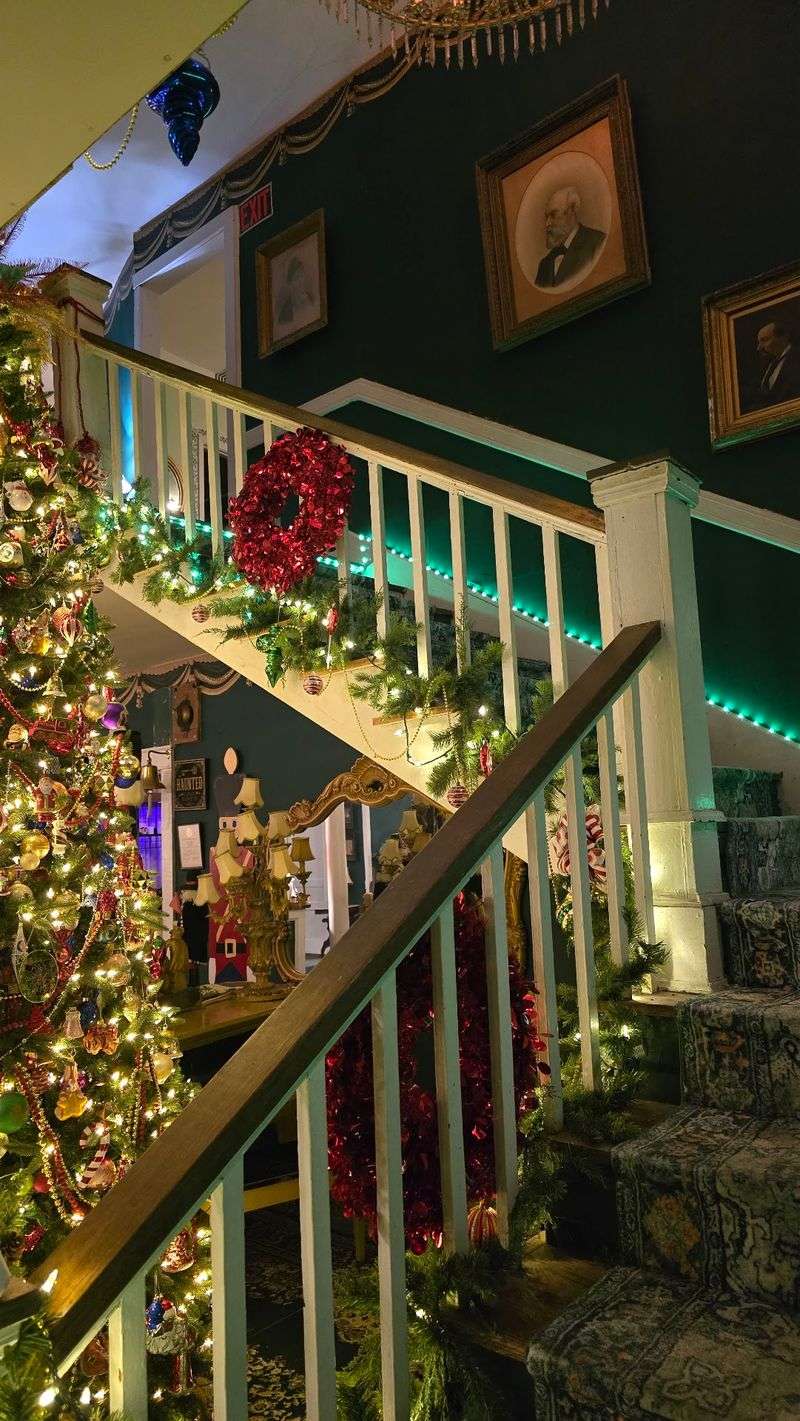 Plays, Parties, and Holiday Events Plays, Parties, and Holiday Events