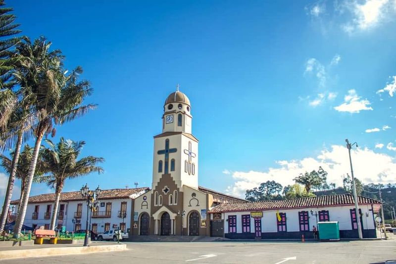 Plaza de Bolívar Plaza de Bolívar