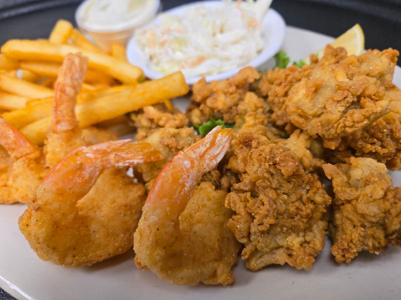 Pompano's Seafood House & Oyster Bar, Corpus Christi, TX