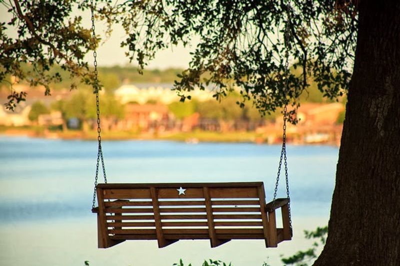 Pool, Hot Tub, and a Swing by the Water Pool, Hot Tub, and a Swing by the Water