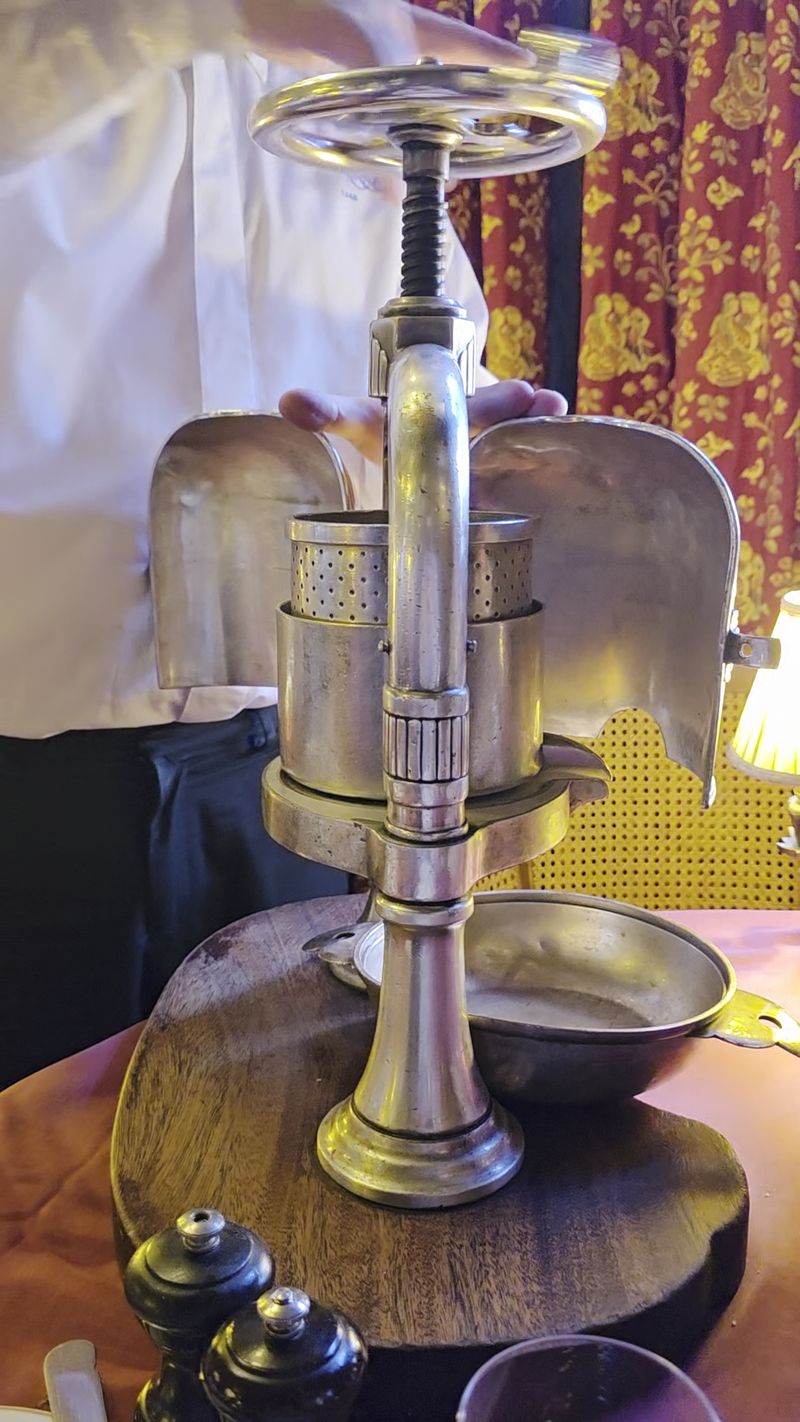 Pressed Duck, the Showstopper
