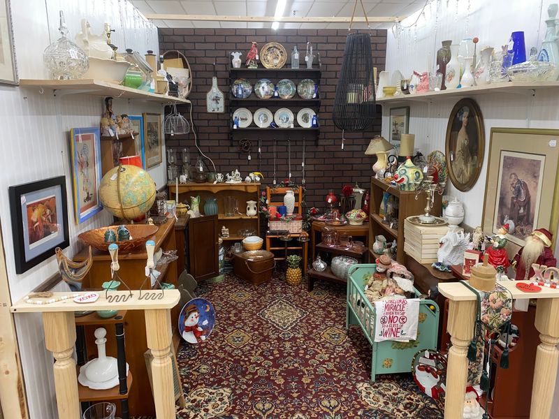 Real Antiques Alongside Vintage Charm Real Antiques Alongside Vintage Charm