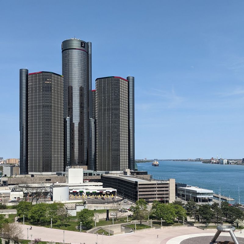 Riverfront Views and a Plaza Next Door Riverfront Views and a Plaza Next Door