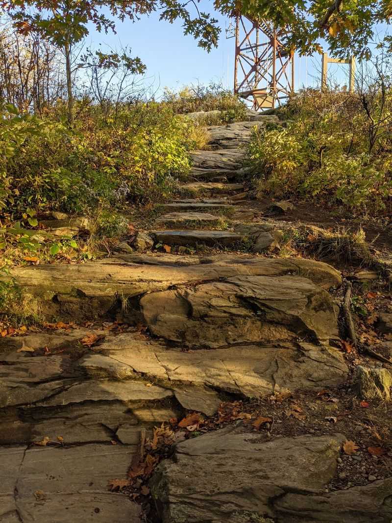 Rocky Scrambles for Hikers Who Like a Challenge Rocky Scrambles for Hikers Who Like a Challenge