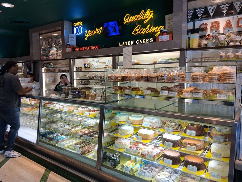Roeser's Bakery, Chicago, Illinois Roeser's Bakery, Chicago, Illinois