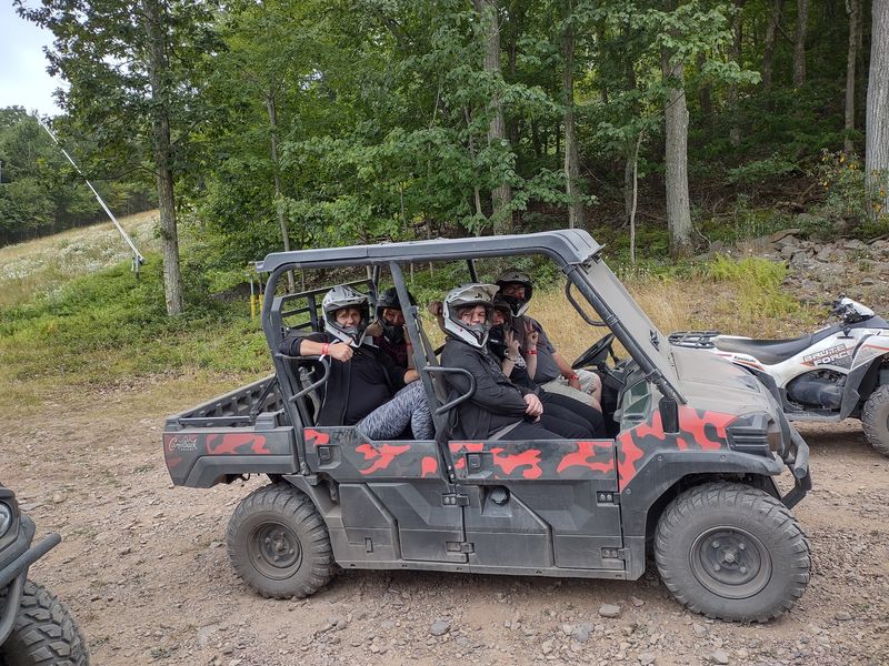 Rolling Through the Mountain on a Guided Tour Rolling Through the Mountain on a Guided Tour