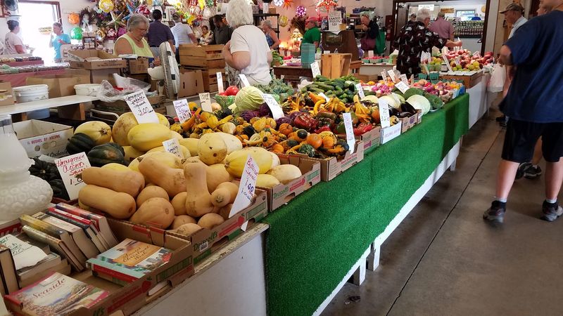 Root's Country Market & Auction