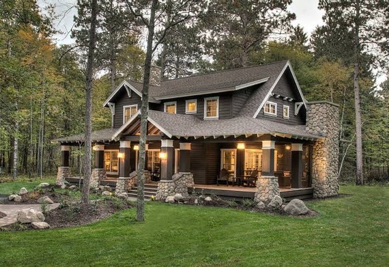 Rustic-Chic Cabins for Every Crew Size Rustic-Chic Cabins for Every Crew Size