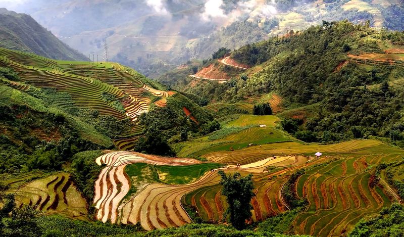 Sa Pa and the Hoang Lien Mountains Sa Pa and the Hoang Lien Mountains