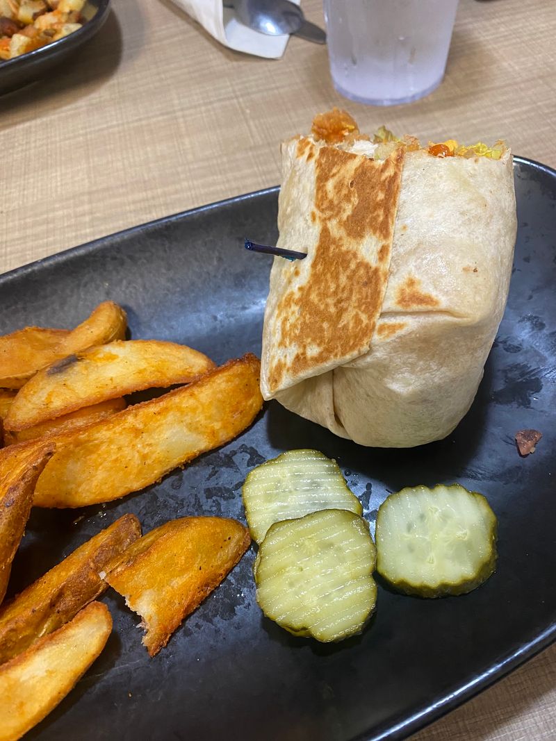 Sandwiches, Wraps and Lunch Plates Sandwiches, Wraps and Lunch Plates