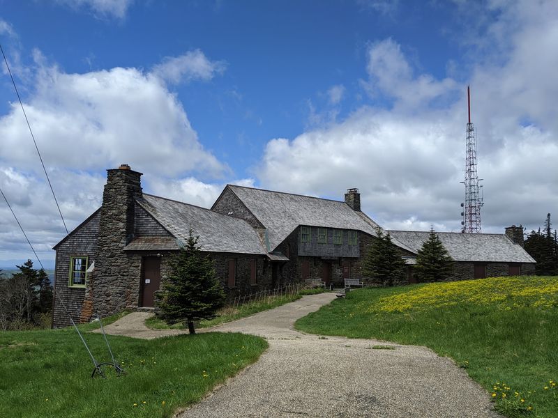 Scenic Drives, Summit Snacks, and a Lodge in the Clouds Scenic Drives, Summit Snacks, and a Lodge in the Clouds