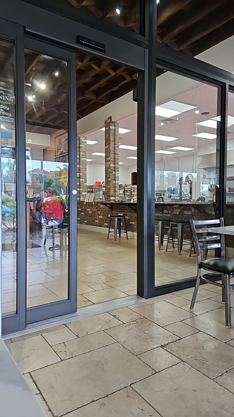 Seabra Bakery & Café