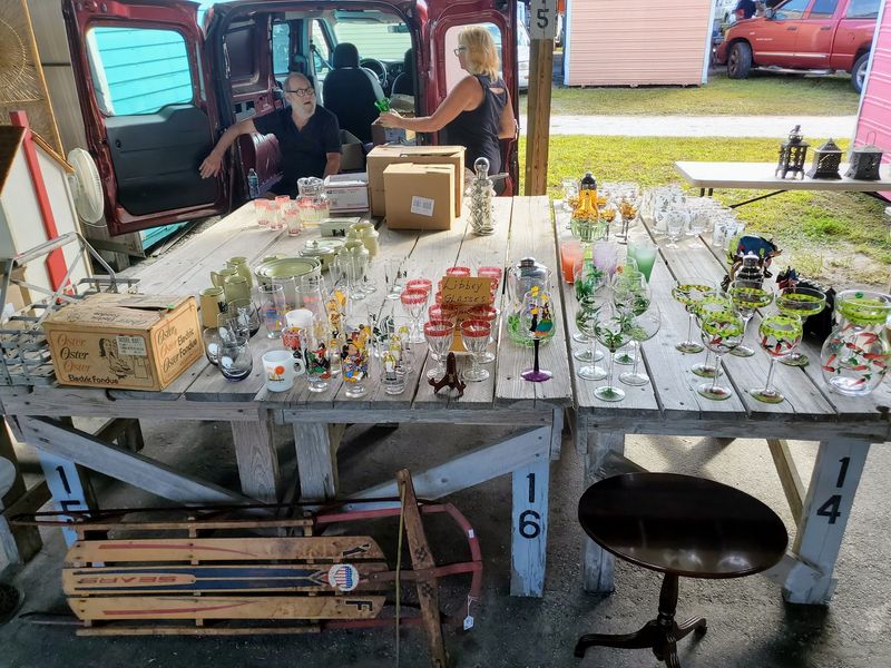 Selling Your Own Goods on a Monday Selling Your Own Goods on a Monday