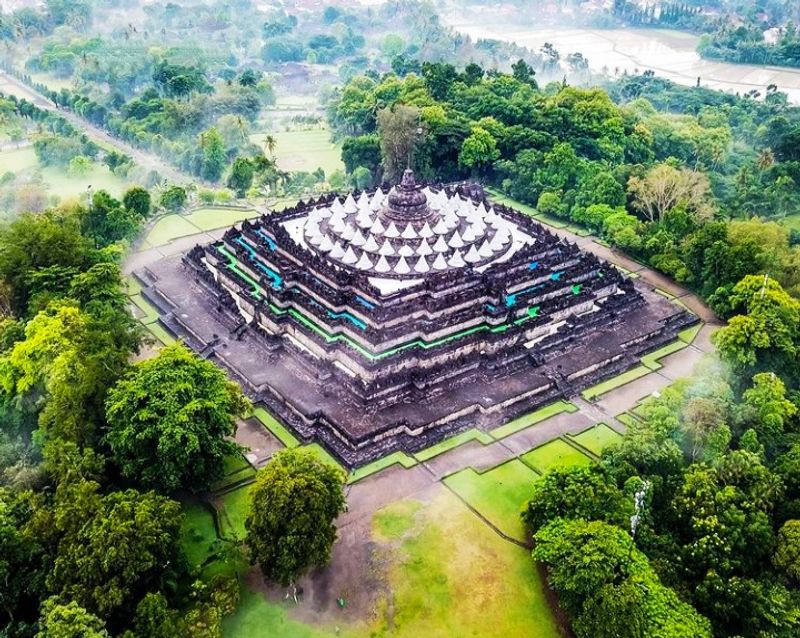 Seventy-Two Stupas With Hidden Buddhas Seventy-Two Stupas With Hidden Buddhas