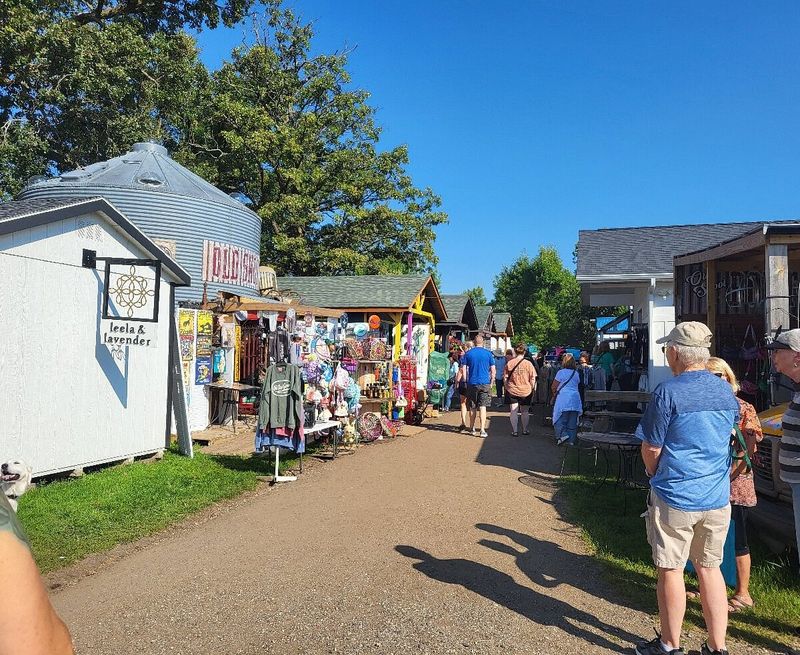 Shady hollow flea market Shady hollow flea market