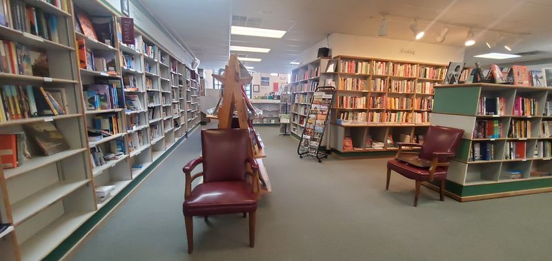 Shelves That Reward Slow Browsing Shelves That Reward Slow Browsing