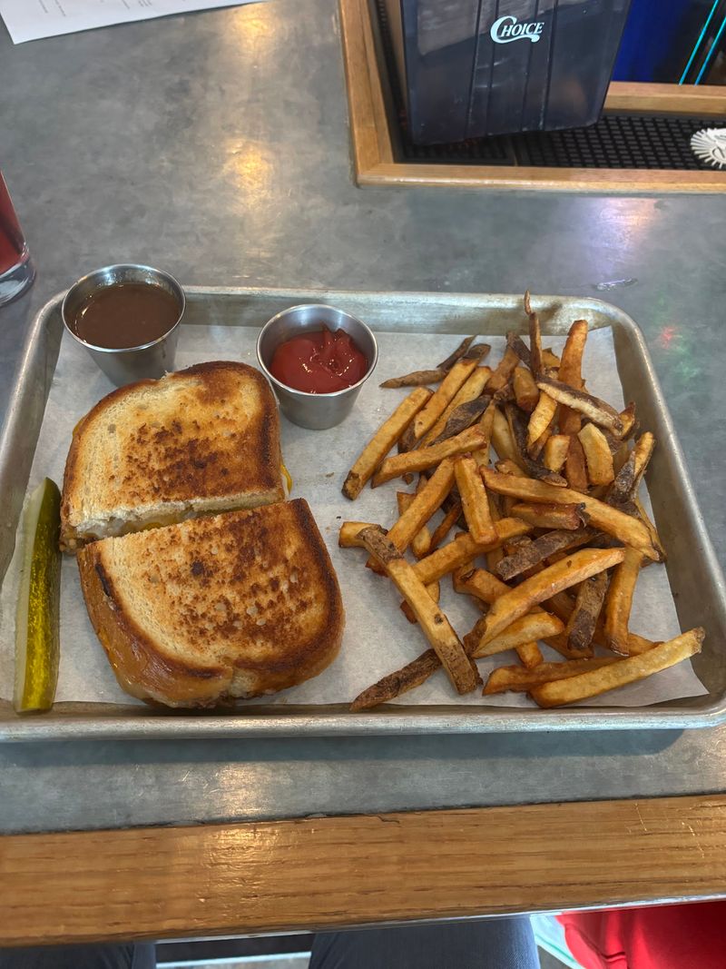 Short Rib Grilled Cheese and Other Kitchen Picks