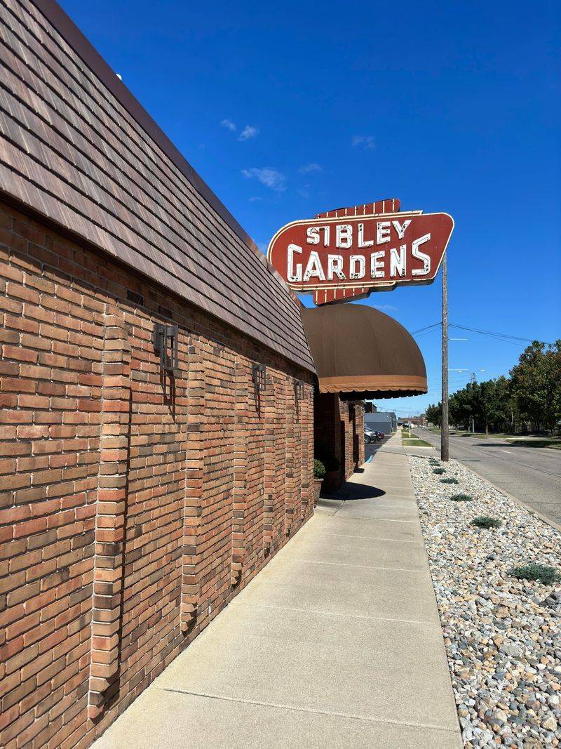 Sibley Gardens, Trenton, Michigan