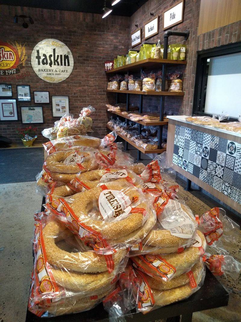 Simit, the Sesame Ring Worth the Drive Simit, the Sesame Ring Worth the Drive