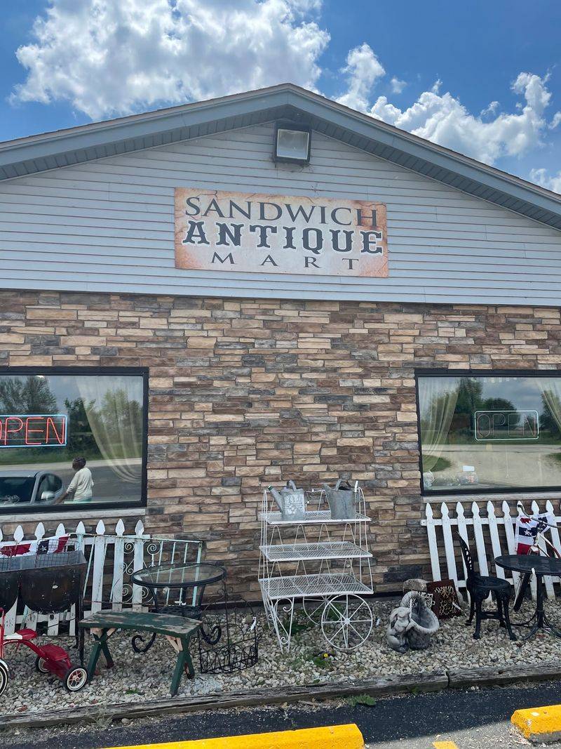 Small Town, Big Antique Reputation