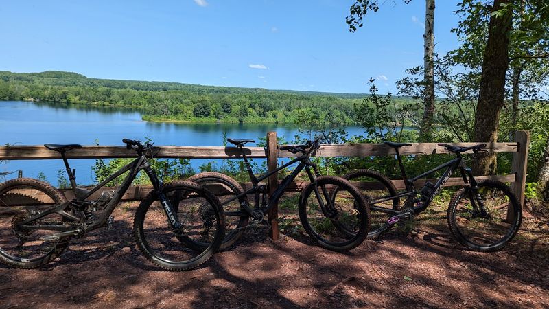 Smooth Paved Paths for Easygoing Cyclists