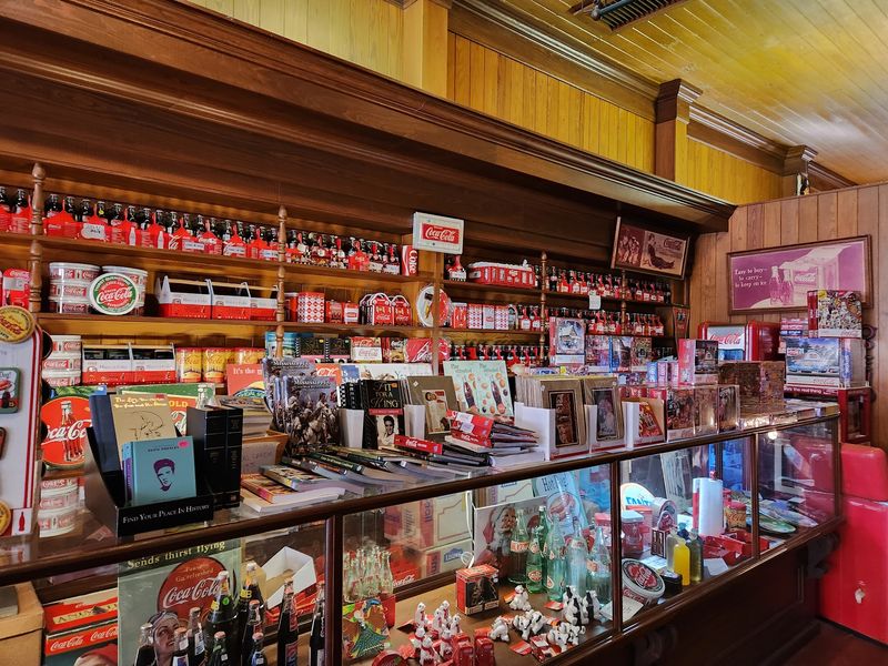Souvenirs, Pressed Pennies, and Nearby Stops Souvenirs, Pressed Pennies, and Nearby Stops