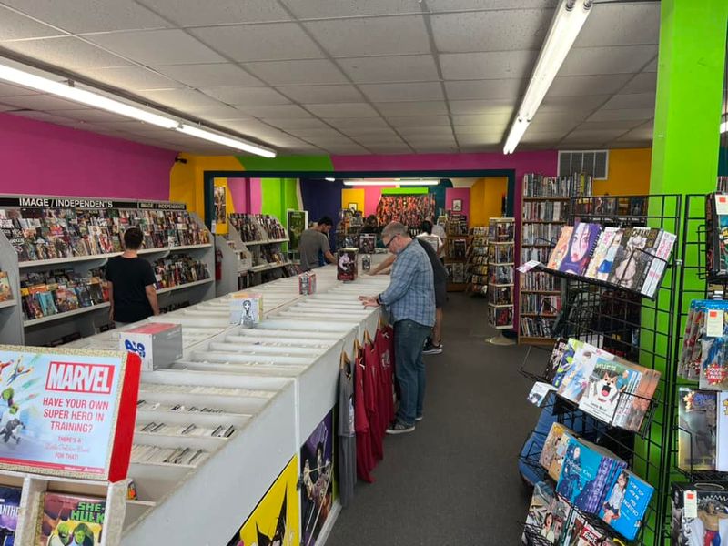 Staff Who Talk Comics Like Old Friends Staff Who Talk Comics Like Old Friends