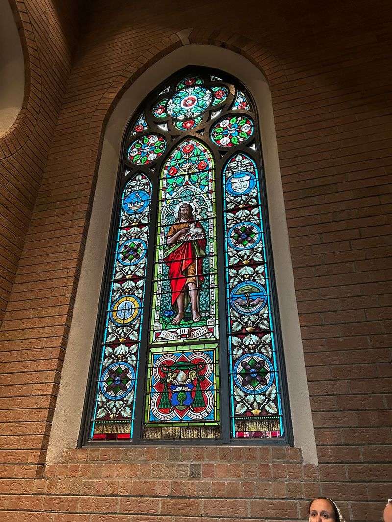 Stained Glass That Glows From Every Angle