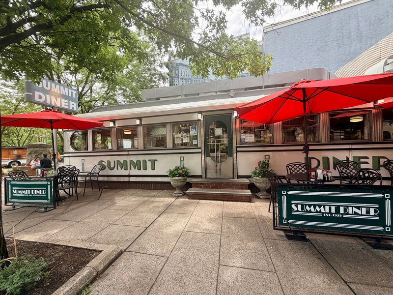 Summit Diner, Summit, New Jersey Summit Diner, Summit, New Jersey