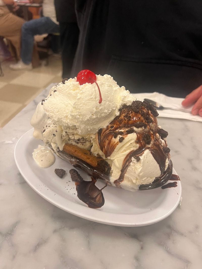 Sundaes Built for Sharing Sundaes Built for Sharing