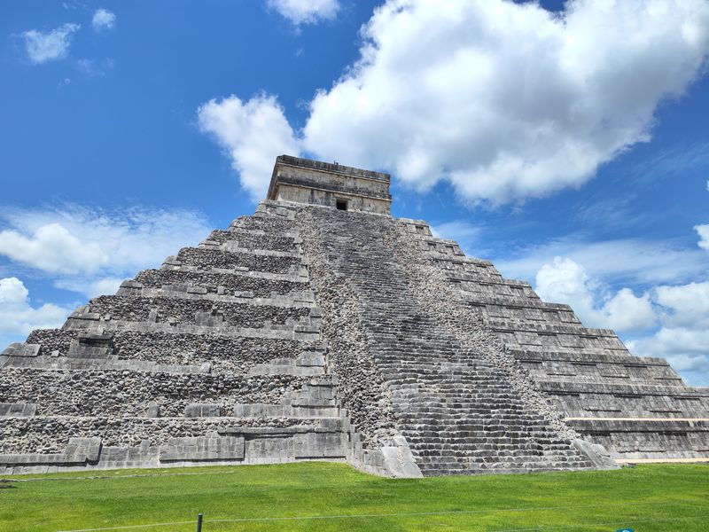 Temple of Kukulcán, Chichén Itzá, Yucatán, Mexico
