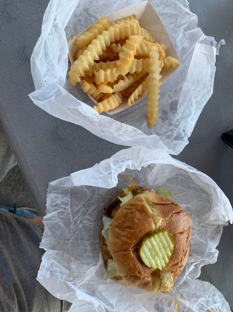 The Bacon Cheeseburger Worth Ordering Twice The Bacon Cheeseburger Worth Ordering Twice