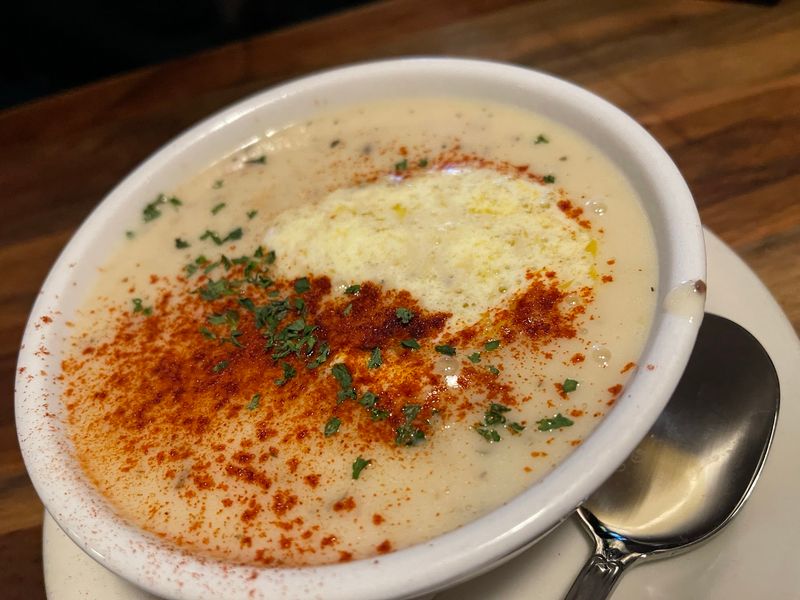 The Clam Chowder That Fills the Reviews The Clam Chowder That Fills the Reviews