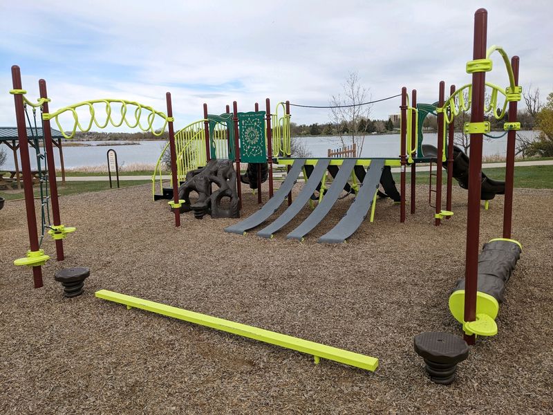 The Disc Golf Course Tucked Into the Park's Green Space