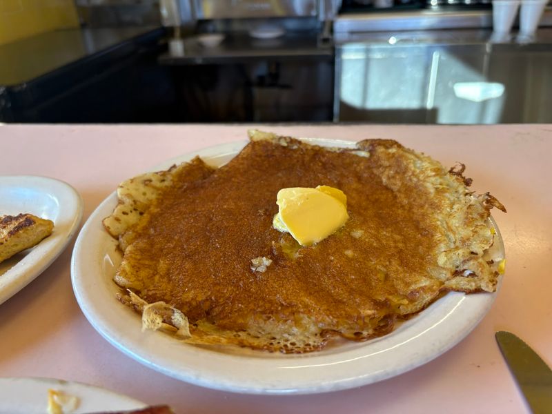 The Famous Plate-Swallowing Pancakes The Famous Plate-Swallowing Pancakes