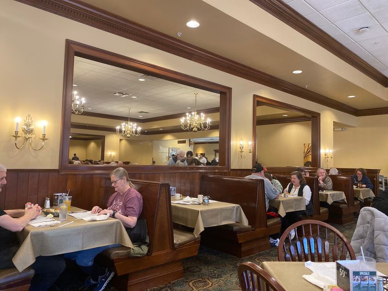 The Feel of the Dining Room The Feel of the Dining Room