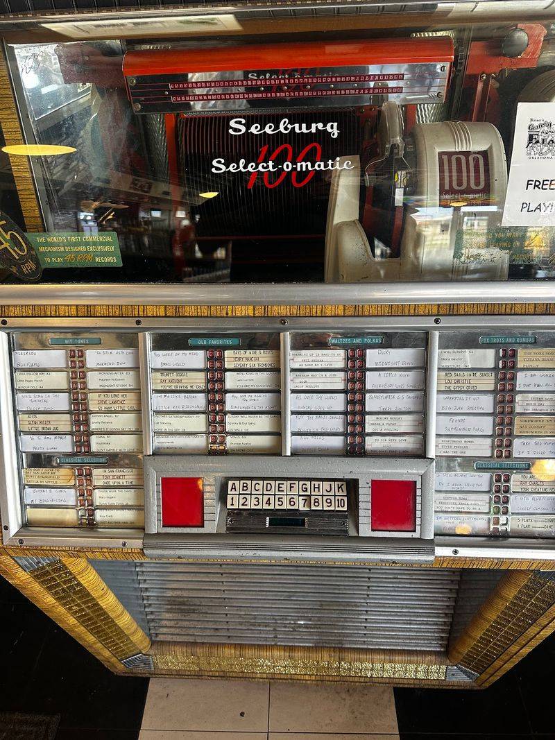 The Free-Play Jukebox The Free-Play Jukebox