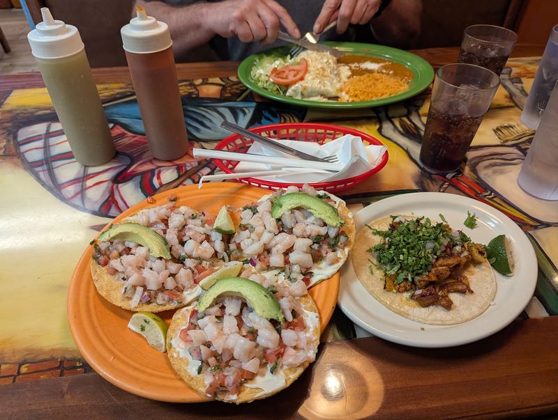 The Great Red Versus Green Salsa Debate The Great Red Versus Green Salsa Debate
