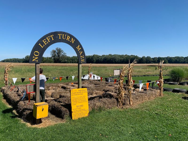The Hay Bale Maze With No Left Turns