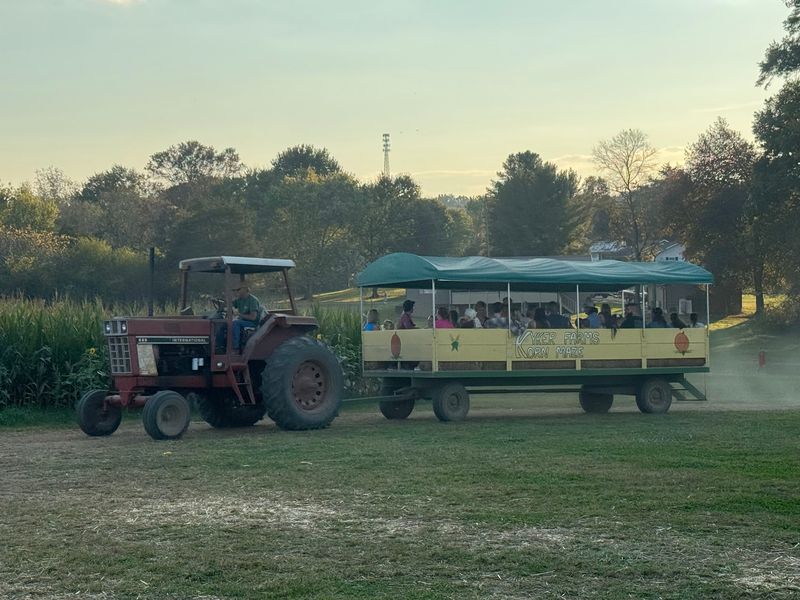 The Hayride That Doubles as a Farm History Lesson The Hayride That Doubles as a Farm History Lesson